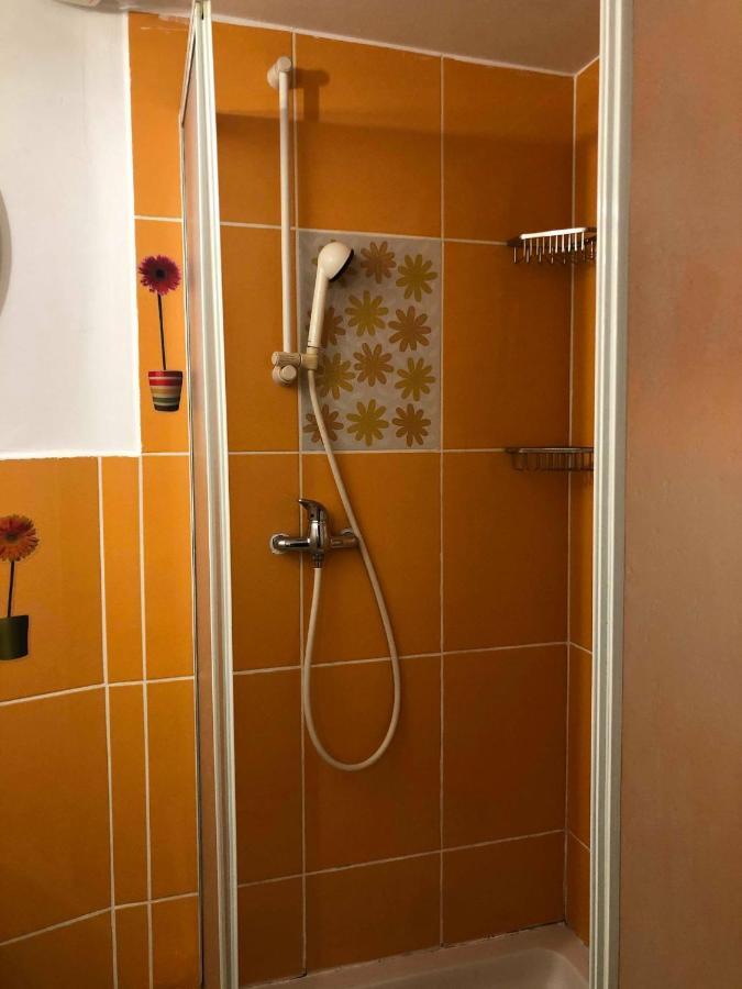 Ducville 2 Appartamento Braşov Esterno foto